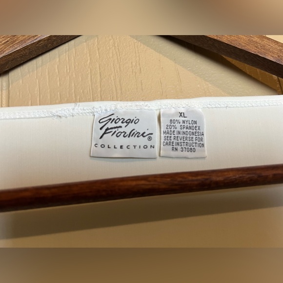 Giorgio Fiorline White Tank Top - Picture 2 of 4